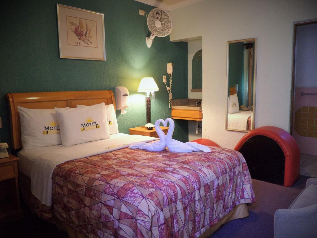 Hotel Diaz Tijuana Zimmer foto