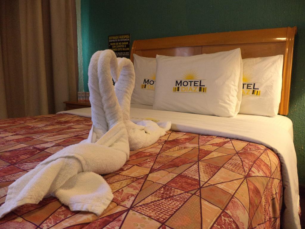 Hotel Diaz Tijuana Zimmer foto