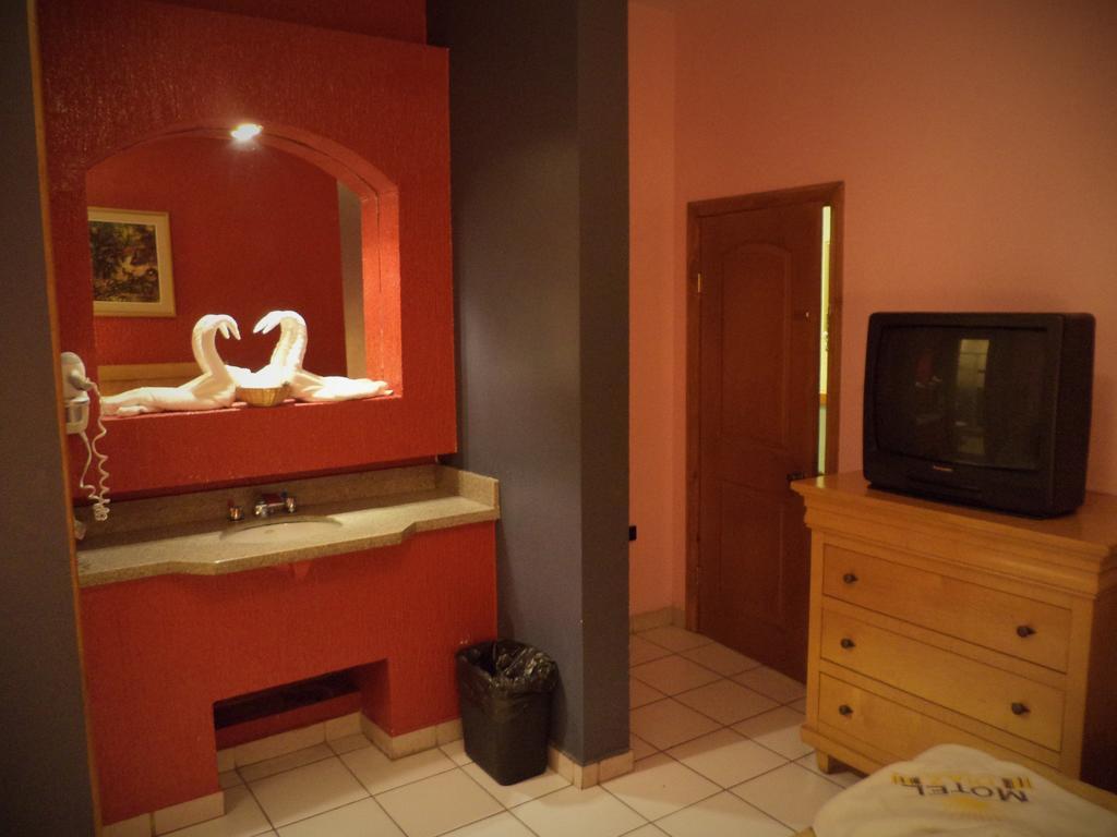 Hotel Diaz Tijuana Zimmer foto