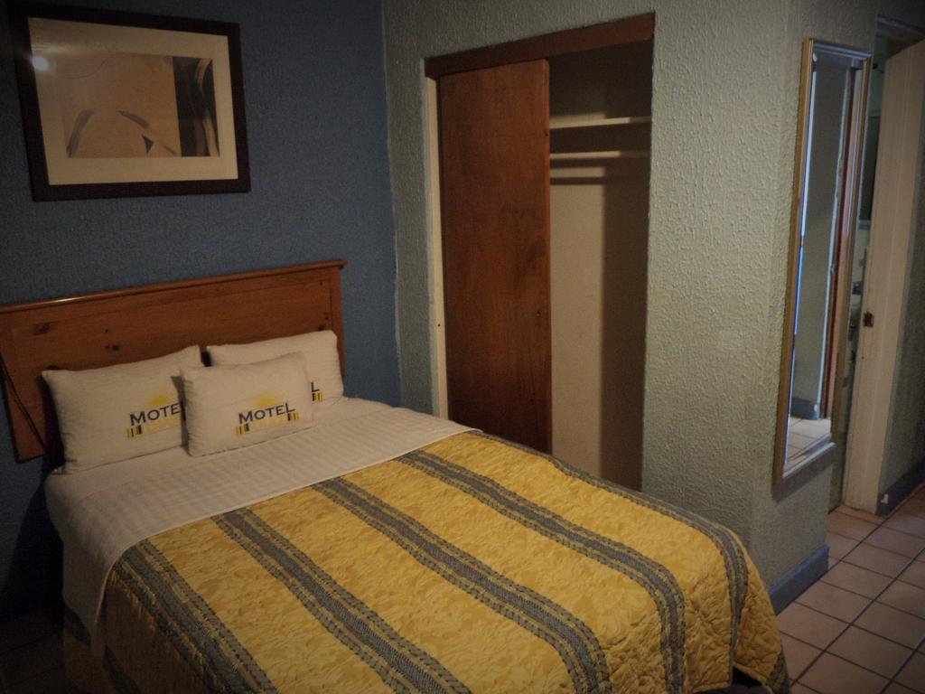Hotel Diaz Tijuana Zimmer foto